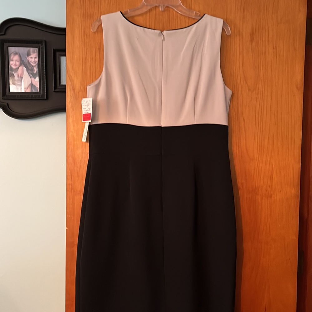 Dress - Picture 5 of 6